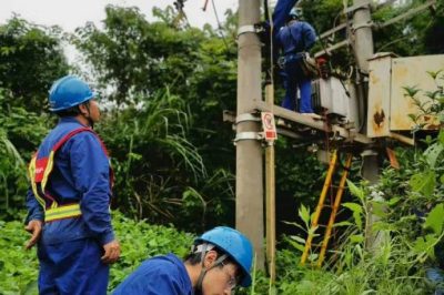 漢中供電公司排查轄區(qū)內(nèi)的變電站、輸電線路、供電設(shè)施