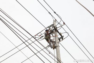 10千伏浮東線、浮北線開展線路升級(jí)改造更換絕緣導(dǎo)線