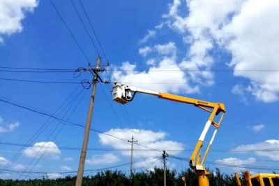 萊陽(yáng)市供電公司對(duì)10千伏西留線、10千伏張莊線進(jìn)行集中帶電消缺