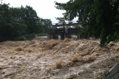 特大暴雨襲蓉，成都供電公司趕赴多地災區(qū)搶修