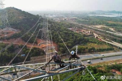 電力“攀登者”，悠悠戰(zhàn)秋涼