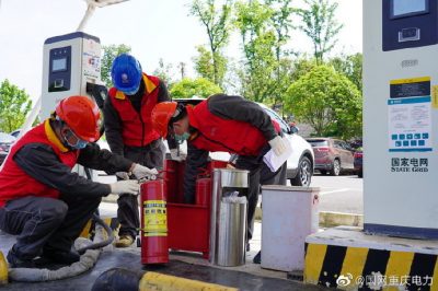 節(jié)前檢查充電樁 保障市民出行無(wú)憂