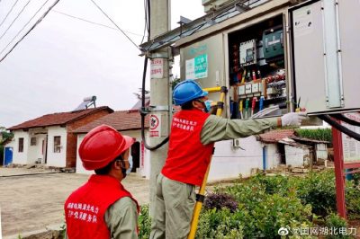 檢查線路、變壓器等設(shè)備