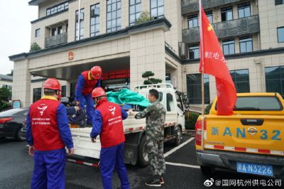啟動應(yīng)急發(fā)電車全力搶修供電不“?！? title=