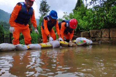 防汛演習(xí)日常化 暴雨雷電都不怕