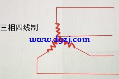 為什么電線桿有四根高壓線？