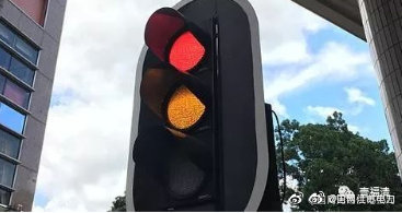 路邊的“小房子”、 綠化帶景觀燈、裝地?zé)舻乃亍h(yuǎn)離這些地方哦~