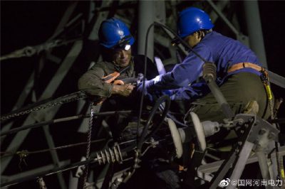 4條線路進(jìn)行集中消缺維護(hù)，更換耐張線夾12只、鍍鋅端子33個(gè)