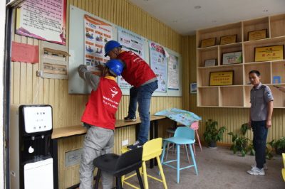 針對校園內(nèi)配電設(shè)施和老、舊用電線路進(jìn)行檢查和維護(hù)