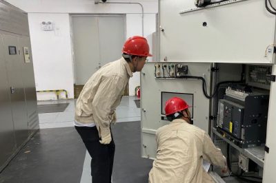 對(duì)康緣養(yǎng)生谷竣工完成的配套電氣設(shè)備、線(xiàn)路開(kāi)展驗(yàn)收工作