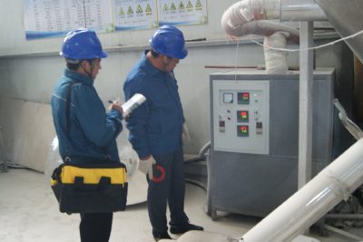 對客戶的配電盤、啟動柜、電表箱、保護器、接地線等進行排查測試