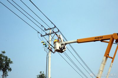 對(duì)轄區(qū)10千伏高里四線(xiàn)進(jìn)行帶電作業(yè)