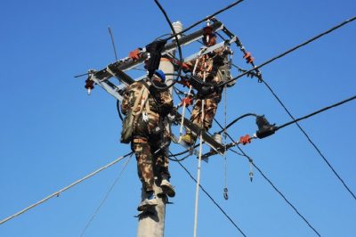 10千伏堯方頭561線路升級電網(wǎng)、立桿架線