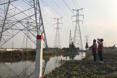 針對線路通道周邊的建設施工、秋收作業(yè)等開展安全檢查