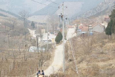新增200千伏安變壓器1臺(tái)，新立15米電桿19基