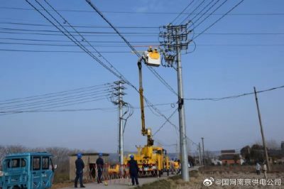 開展雄州變，龍池變，程橋變和長城變開展帶電安裝護套工作